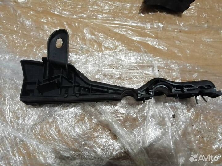 Уплотнитель моторного отсека Mercedes-Benz GLC-Кл