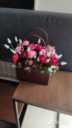 Для интерьера из сухоцветов и искусственных цветов