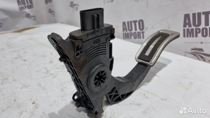 Педаль газа Audi Sq5 8R cvuc 2015