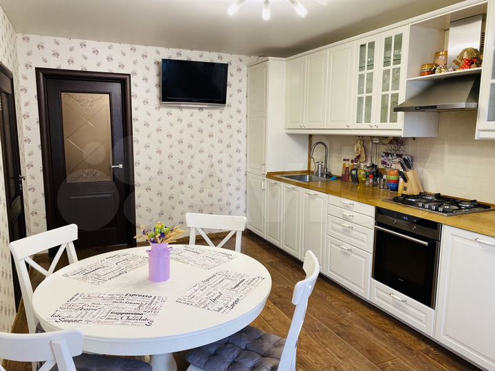 4-к. квартира, 205,5 м², 5/5 эт.