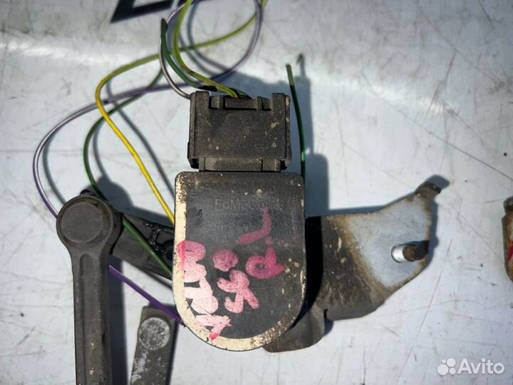 Датчики положения кузова задние Volvo S60 B5254T5