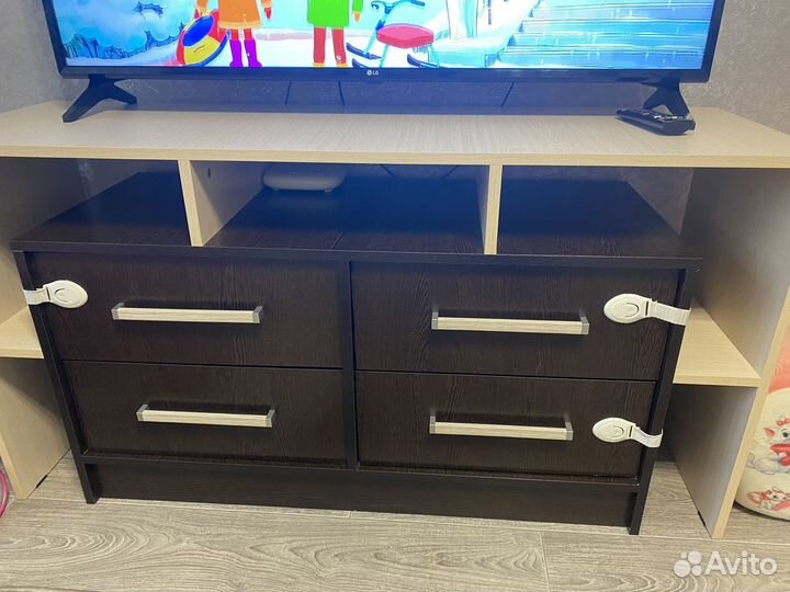 Тумба под телевизор