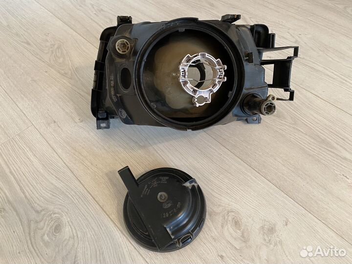 Фара для Audi A100 C3 правая