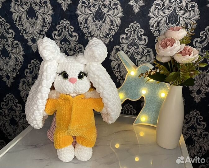 Игрушки ручной работы. зайка в комбинезоне