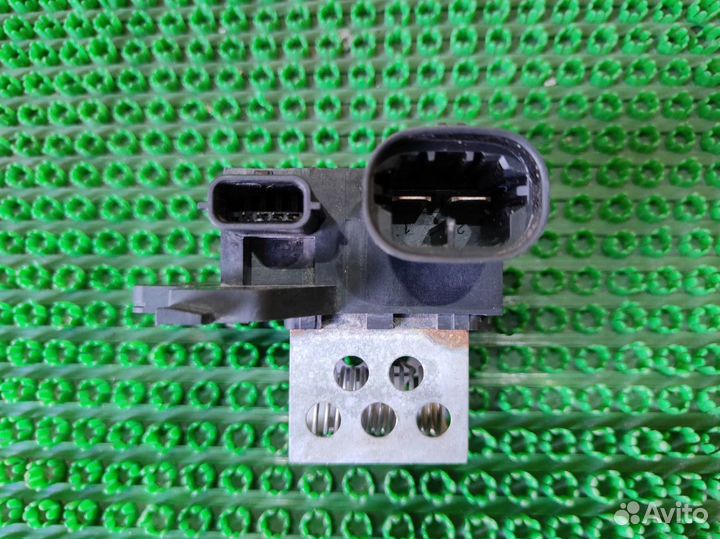 Резистор вентилятора охлаждения Renault Logan II