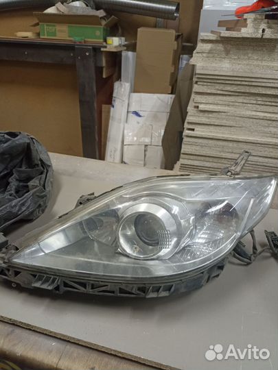 Фара правая и левая Mazda 5
