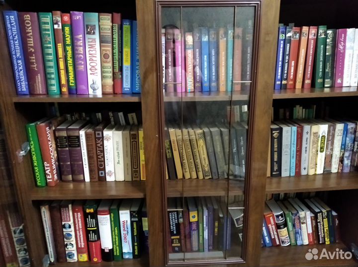 Книги в ассортименте