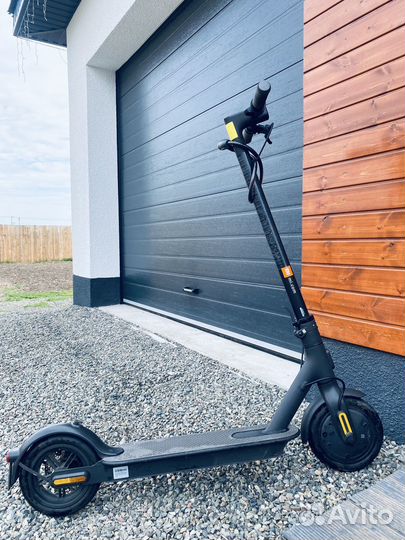 Электросамокат Xiaomi Essential