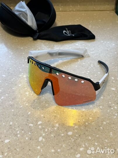 Солнцезащитные очки oakley