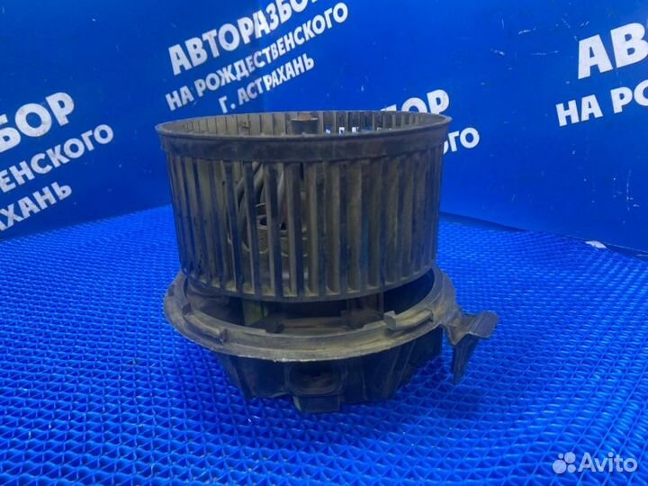 Моторчик печки Renault Logan 1 седан 2008