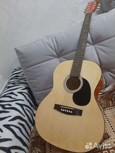 Акустическая гитара