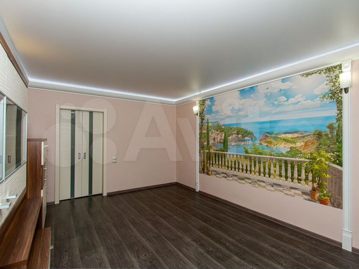 3-к. квартира, 110 м², 1/10 эт.