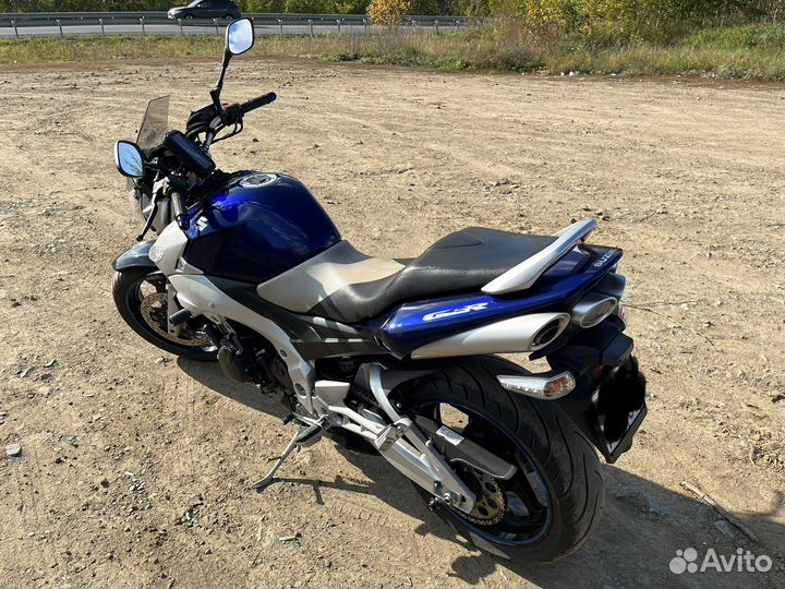 Suzuki gsr 400