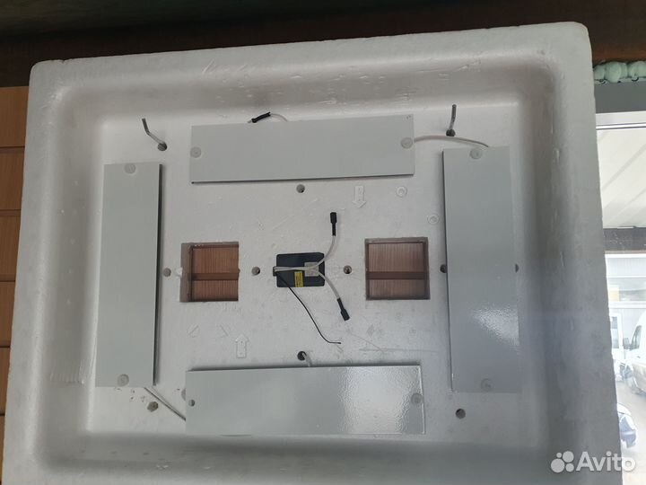 Инкубатор для яиц автоматический