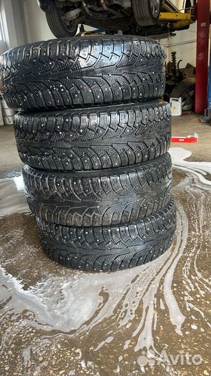 Nokian Tyres Hakkapeliitta 5 215/60 R17