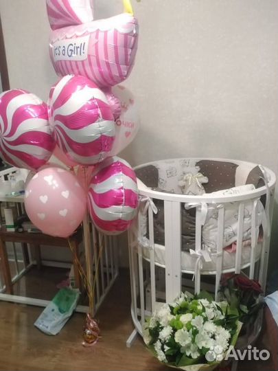 Детская кроватка с маятником