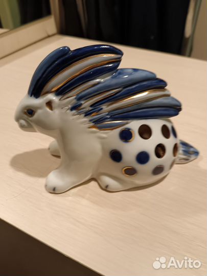 Фарфоровая статуэтка Дикообраз лфз Винтаж