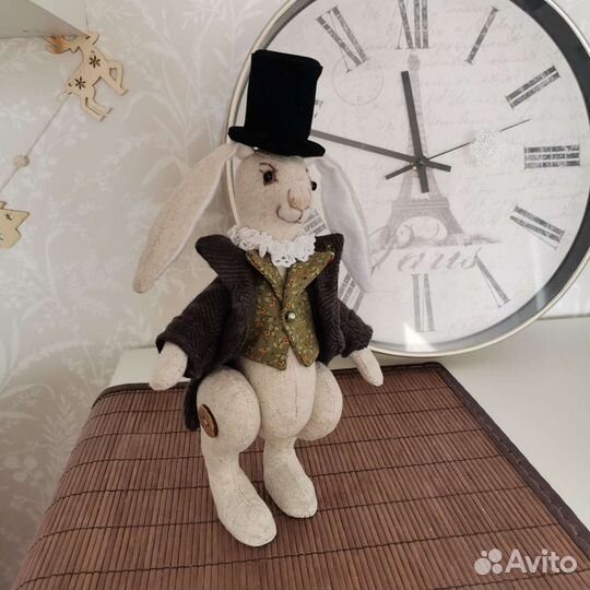 Игрушка ручной работы кролик