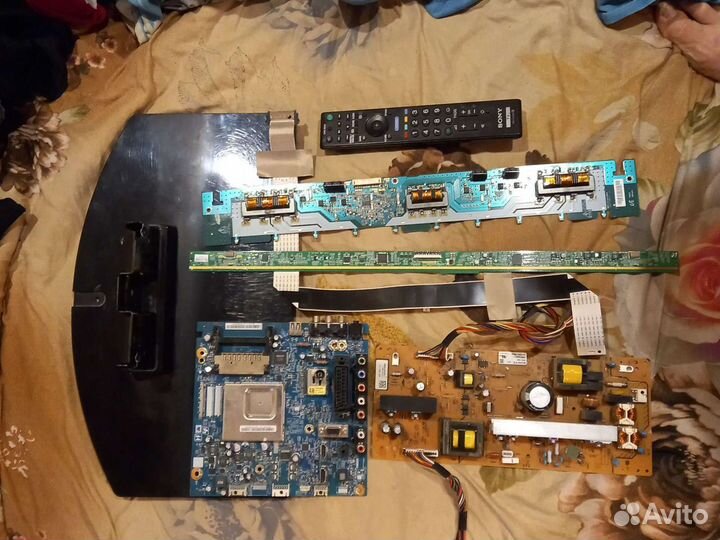 Sony KDL-40BX420, Philips 50PUS7956/60, Samsung LE