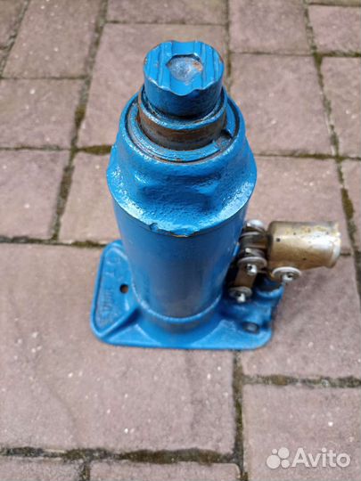 Домкрат гидравлический