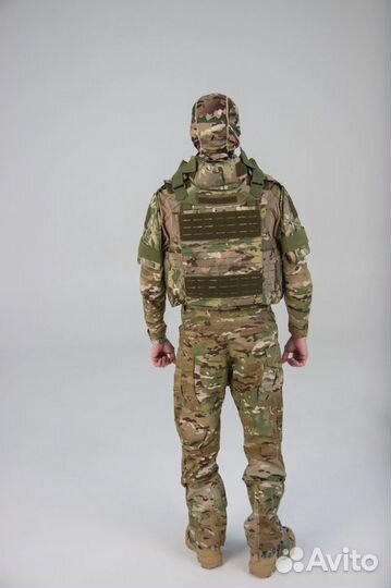 Бронежилет в полном комплек