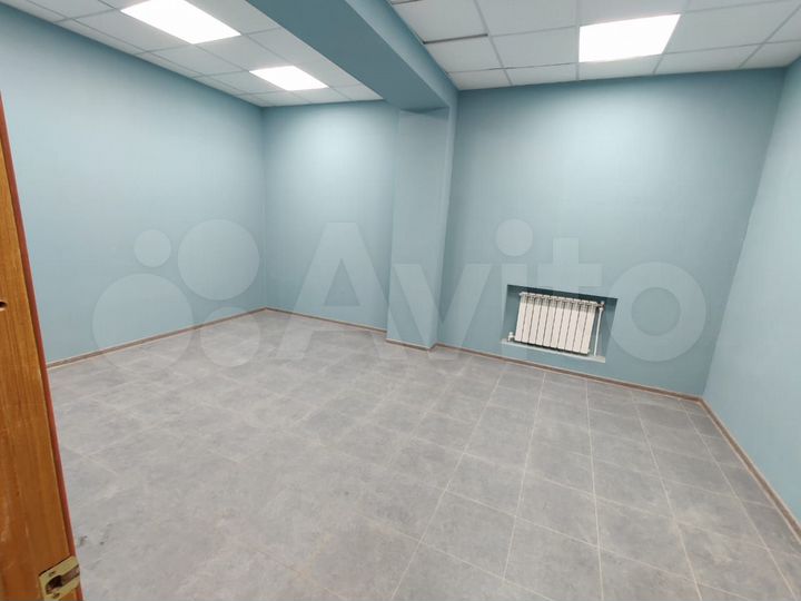 Помещения свободного назначения, 300 м²