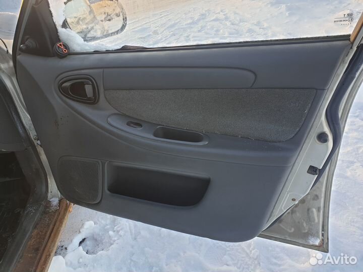 Обшивка двери передняя правая chevrolet lanos