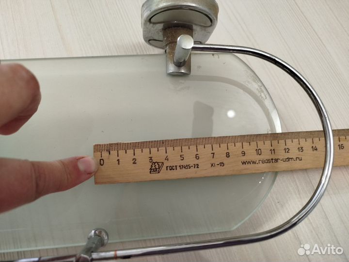 Полка стеклянная в ванную б/у