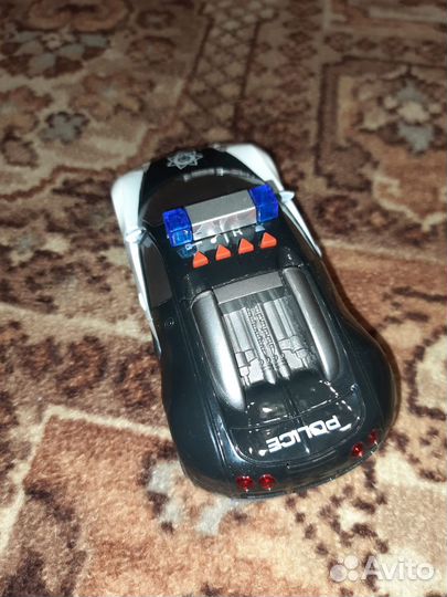 Машинка американской полиции. Звук, свет