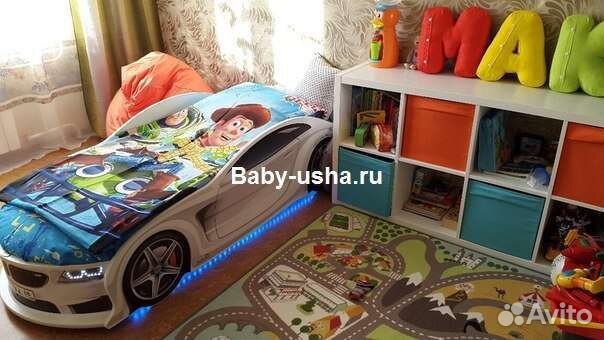 Детская кровать машина