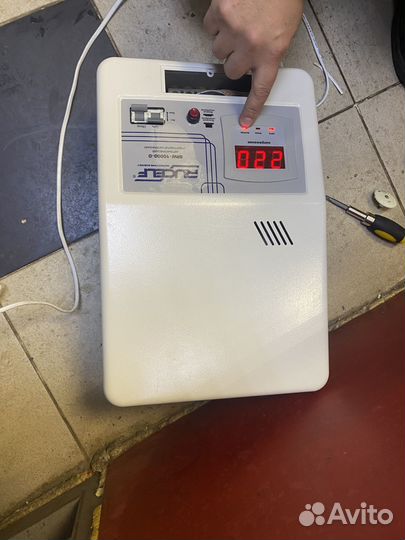 Стабилизатор однофазный rucelf SRW-10000-d