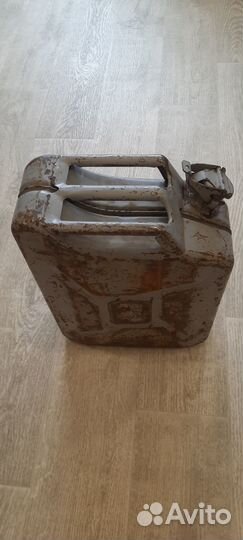 Канистра для бензина 20л