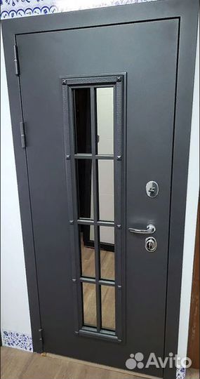 Дверь входная со стеклопакетом