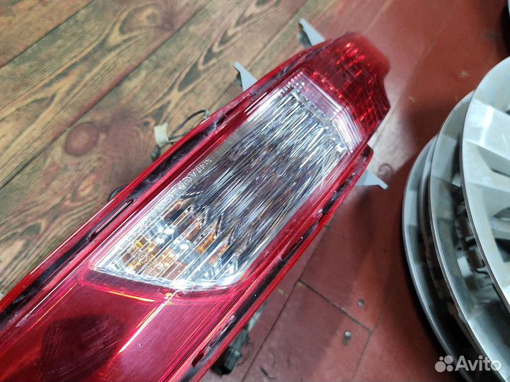 Фара kia Sportage r924063u3