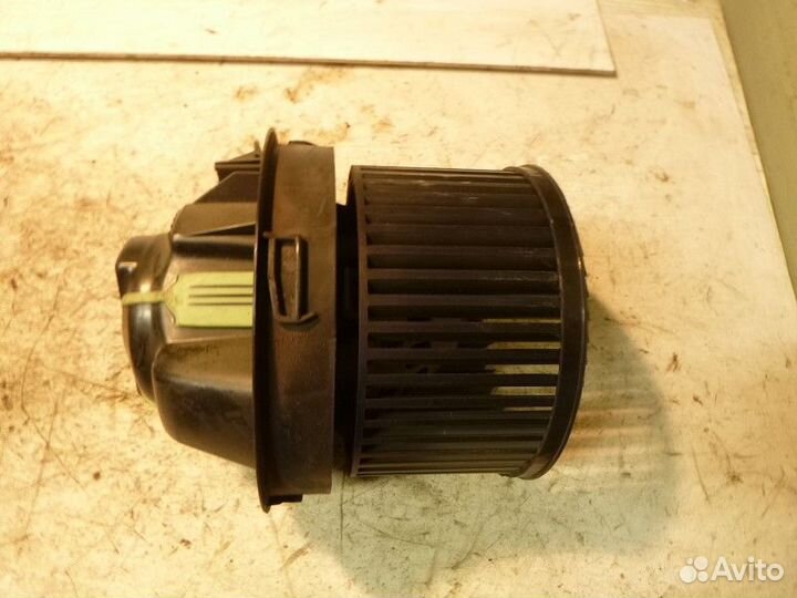 Моторчик печки peugeot 200 207 2006-2013