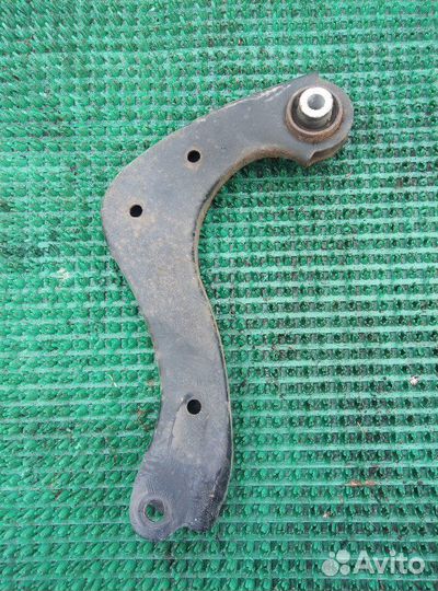 Рычаг задний левый Toyota Prius ZVW55 2ZR-FXE 2016