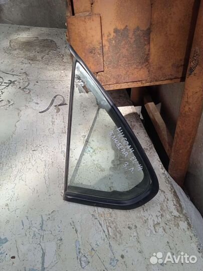 Форточка задняя левая Ниссан Блюберд EU14