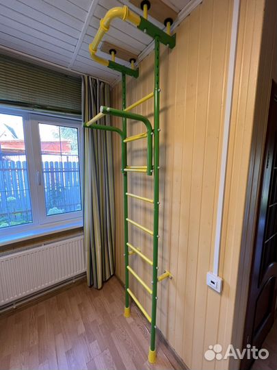 Детская спортивная стенка шведская