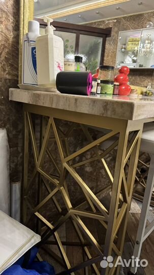 Столик для салона