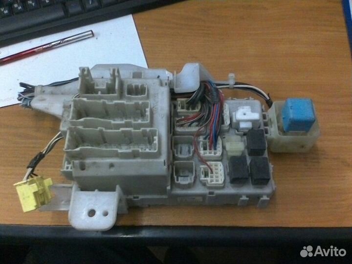 Блок предохранителей Toyota Corolla 120 4ZZ 2004