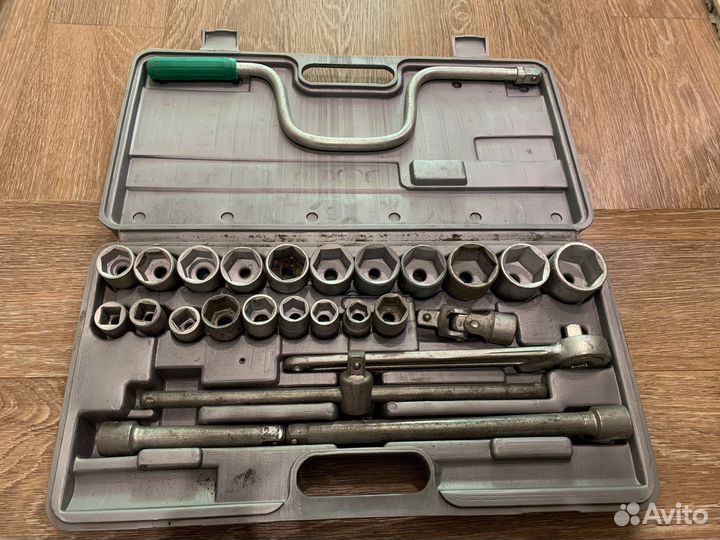 Автомобильный набор инструментов