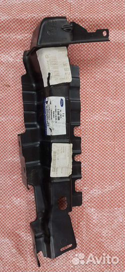 Кронштейн крыла Ford Focus 3 передний правый