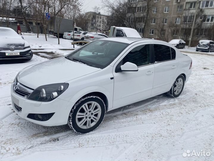 Opel Astra 1.8 МТ, 2011, 182 000 км