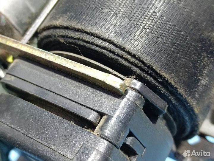 Ремень безопасности передний Mitsubishi Carisma