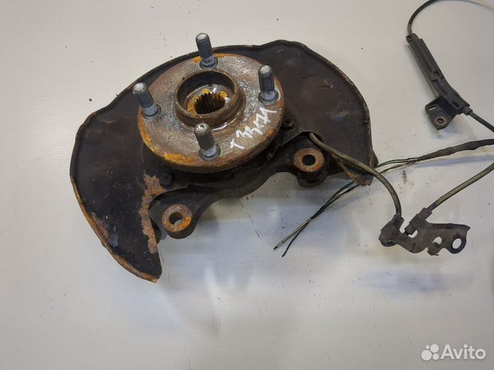 Ступица (кулак, цапфа) Toyota Corolla E12, 2002