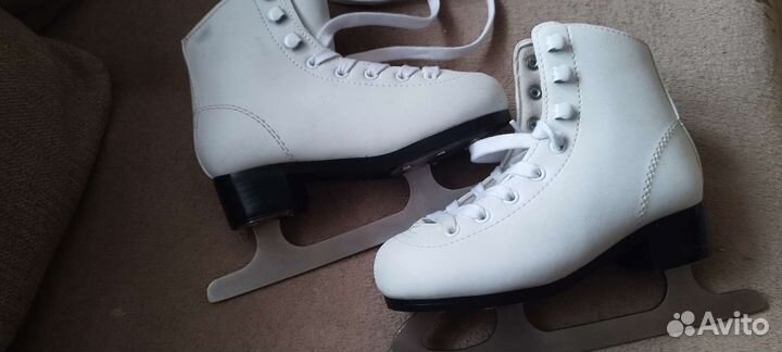 Коньки фигурные размер 30