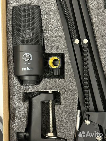 Микрофон студийный Fifine T669 черный