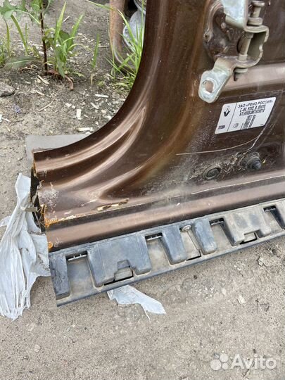 Порог правый Renault Duster 1