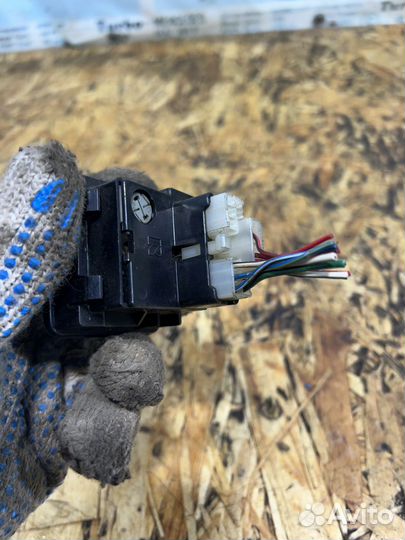 Кнопка света Тойота Королла E90