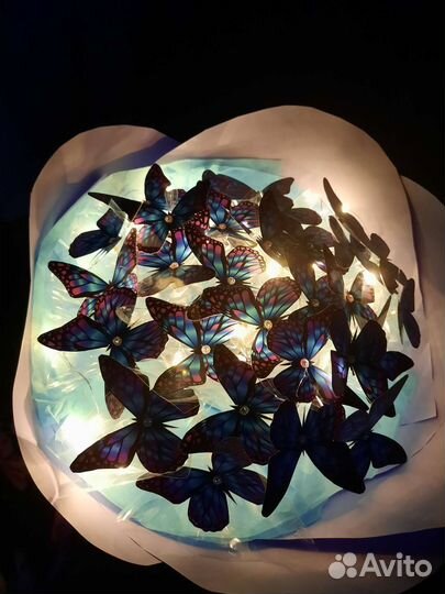 Светящийся букет из бабочек